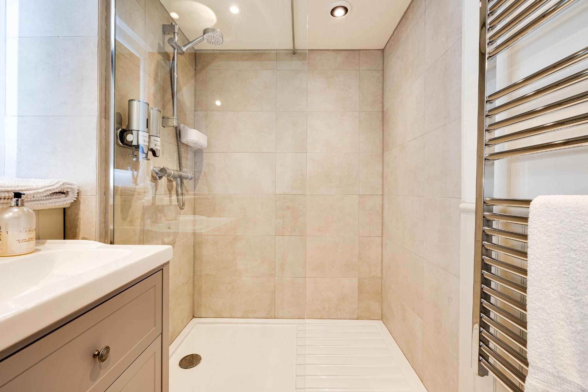 Oak Tree Hideaway Βίλα Whitchurch  Εξωτερικό φωτογραφία