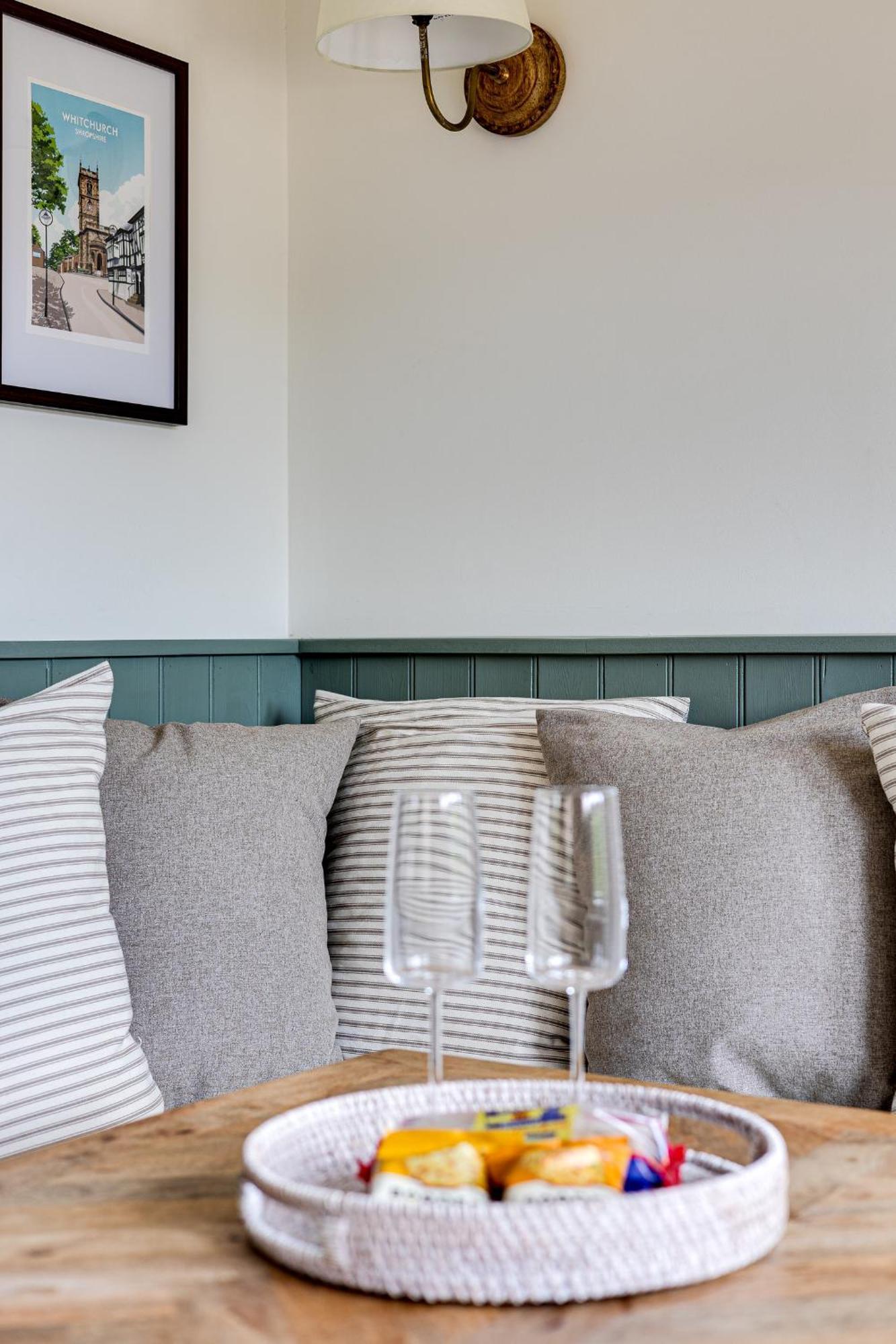 Oak Tree Hideaway Βίλα Whitchurch  Εξωτερικό φωτογραφία